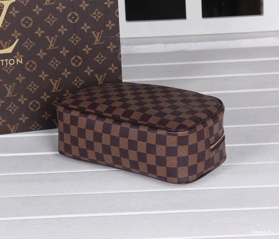 BAG LOUIS VUITTON TOILETRY 0310